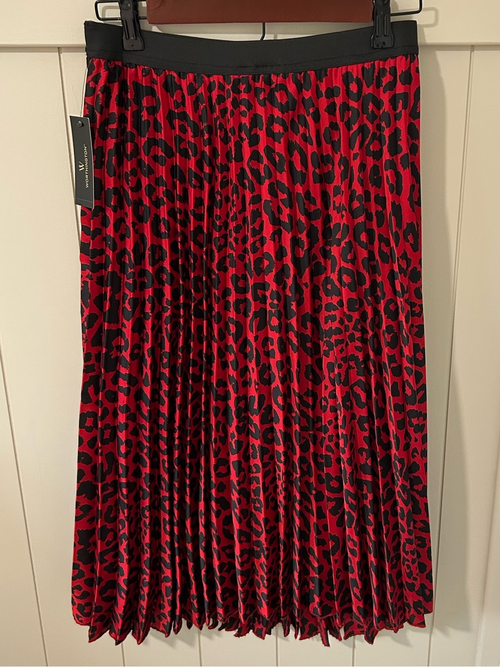 🆕 {Worthington} Leopard Pleated Skirt